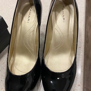Tahari Black Pumps
